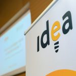 la candidature est à déposer auprès d'idea. L'image représente donc le logo d'IDEA sur un fond blanc